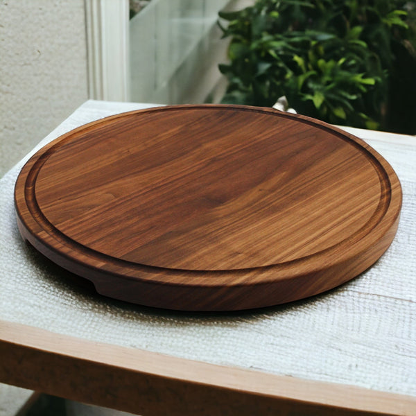Refine Kitchenware 18-inch round cutting board with juice groove
